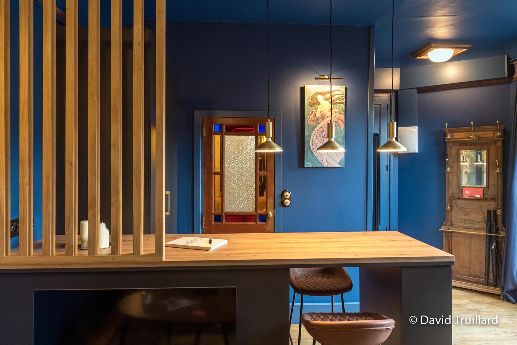 Suites Mana- Studio Art Ducal Avec Terrasse Sur L'Arriere De La Place Ducale Parking Inclus Charleville-Mezieres Bagian luar foto