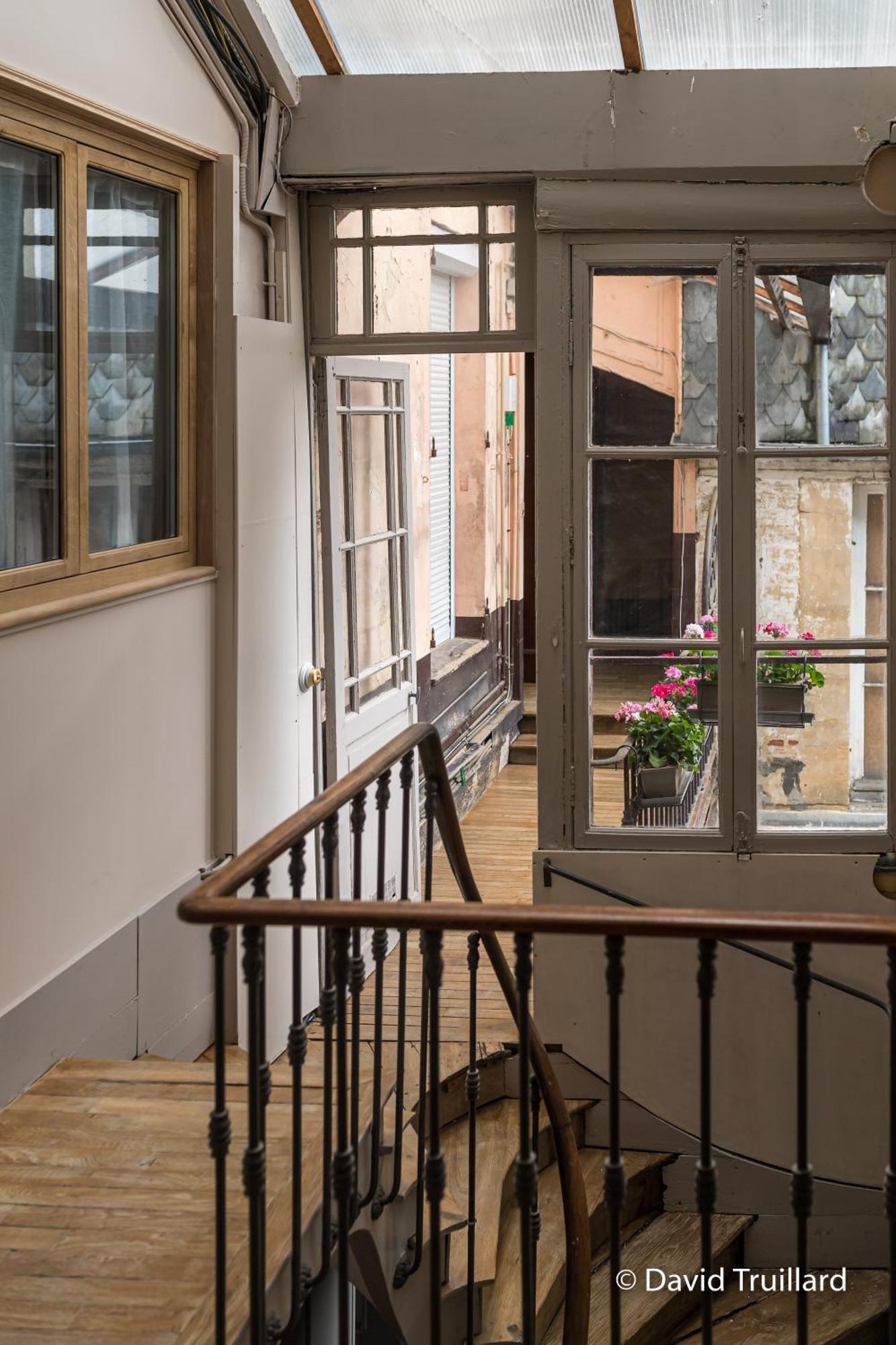 Suites Mana- Studio Art Ducal Avec Terrasse Sur L'Arriere De La Place Ducale Parking Inclus Charleville-Mezieres Bagian luar foto